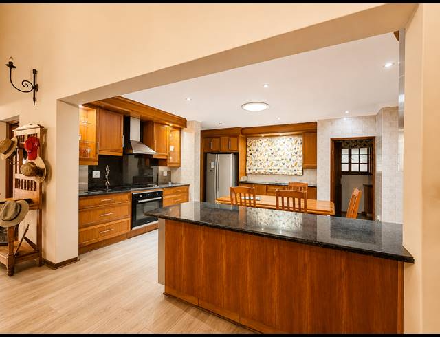 3 BEDROOM TOWNHOUSE FOR SALE IN THREE RIVERS